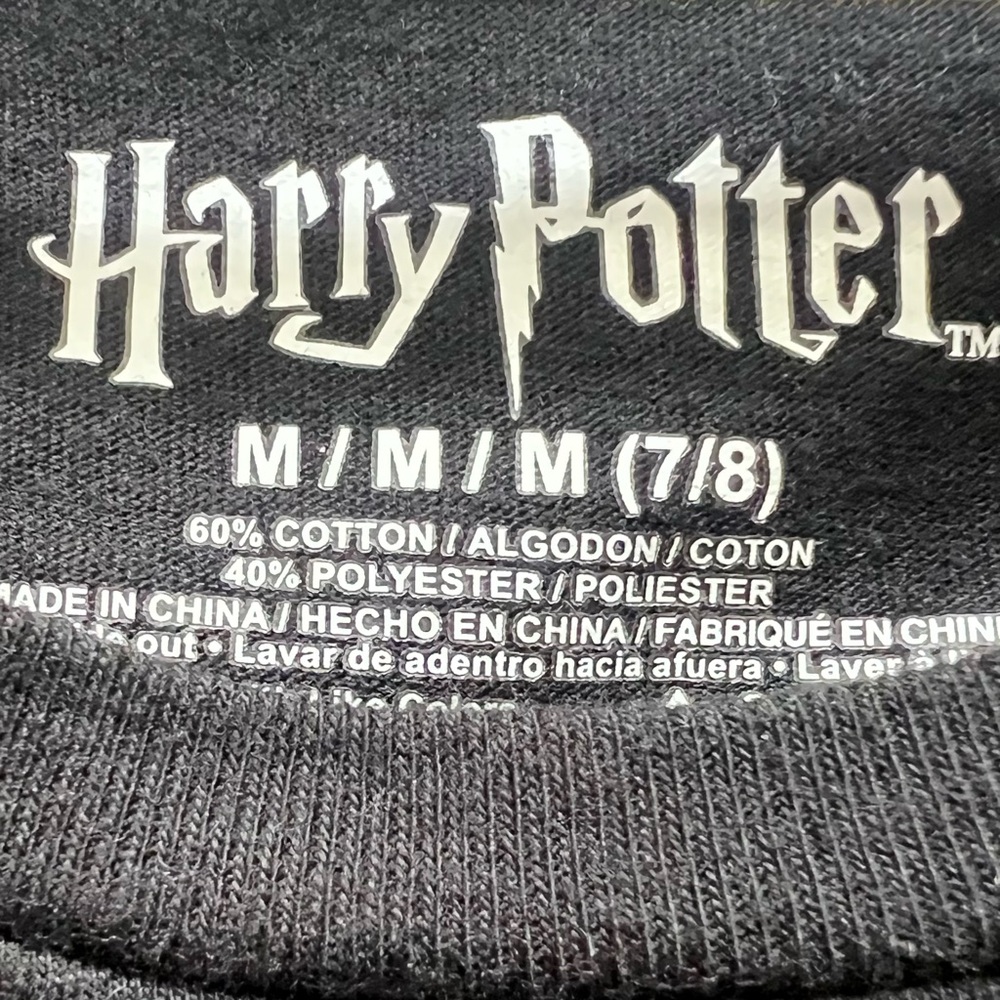 Harry Potter Hogwarts Crest Black T‑Shirt Kids Sz M 7/8 Cotton-Blend Casual - Picture 2 of 6